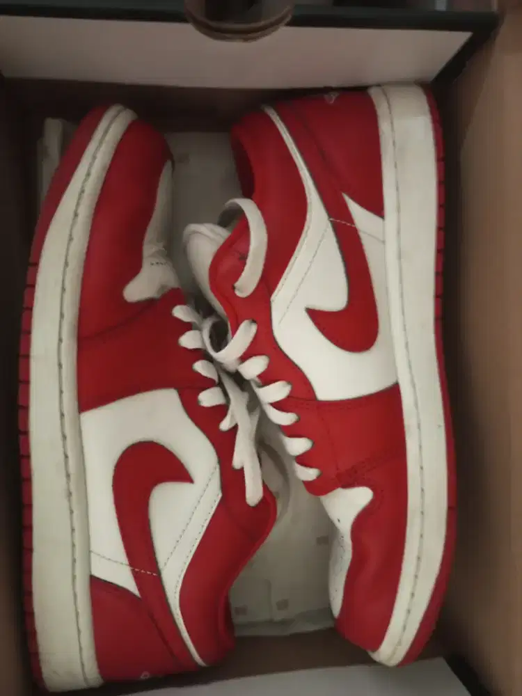 Sepatu Jordan 1 low original size 42.5