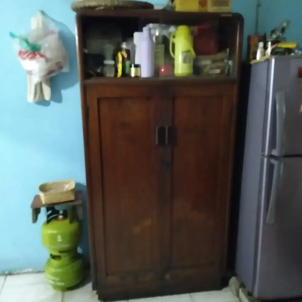 Lemari serba guna