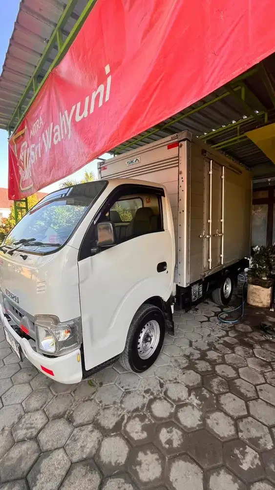 isuzu traga box jumbo
