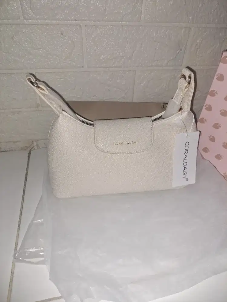 BU dijual tas kondisi masih baru bangett