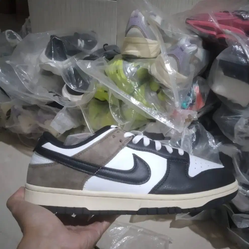 Nike dunk low 200