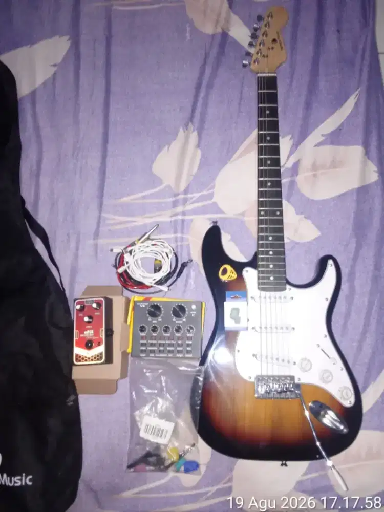 Gitar listrik benston satu set
