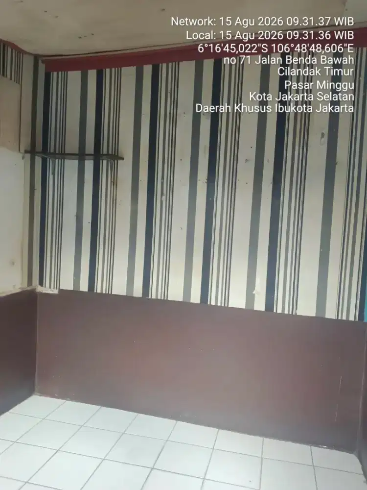 Disewakan kios dekat jalan besar