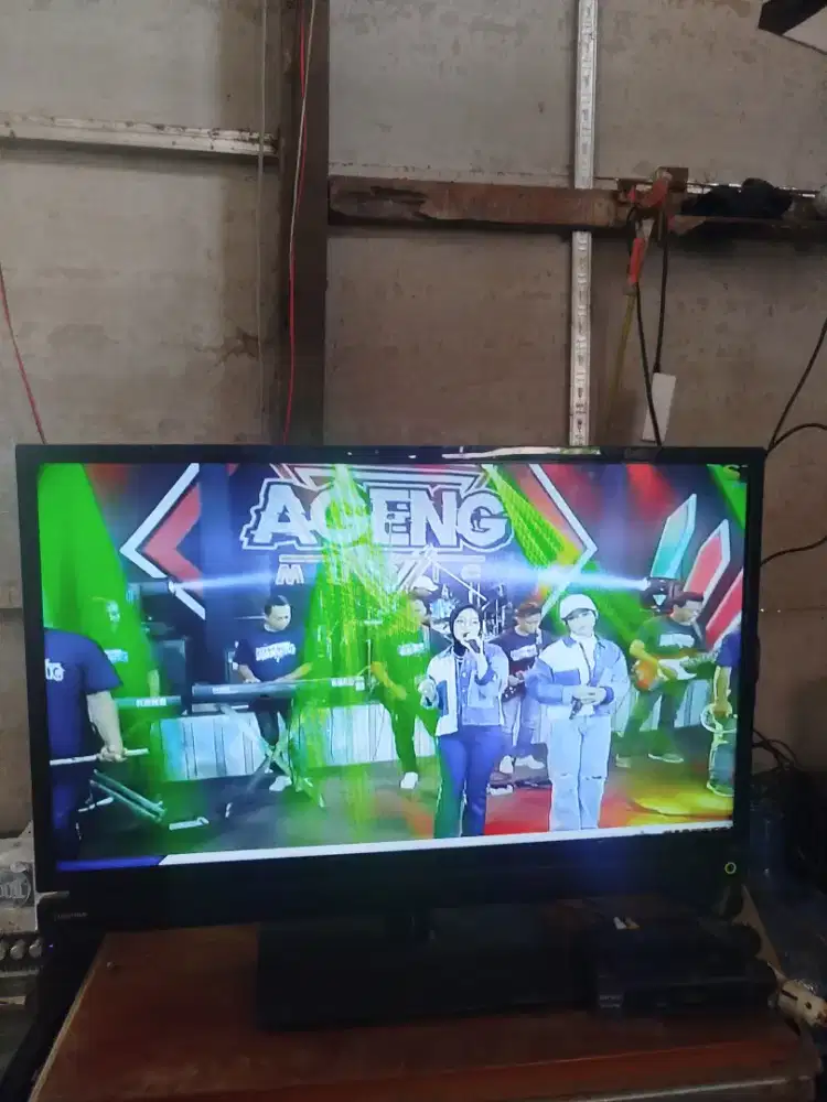 Tv thosiba 32 inch