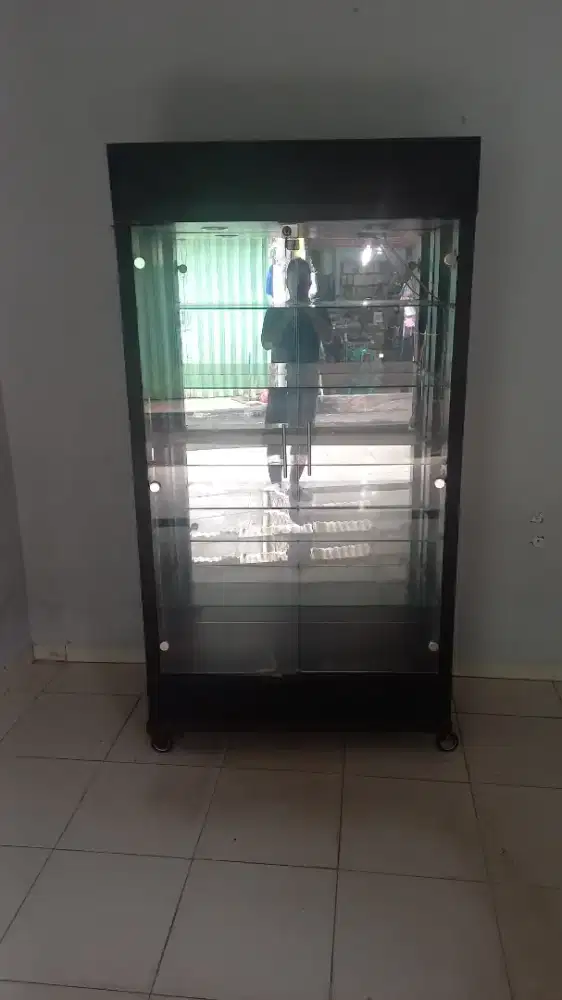 Jual etalase bekas kondisi mulus
