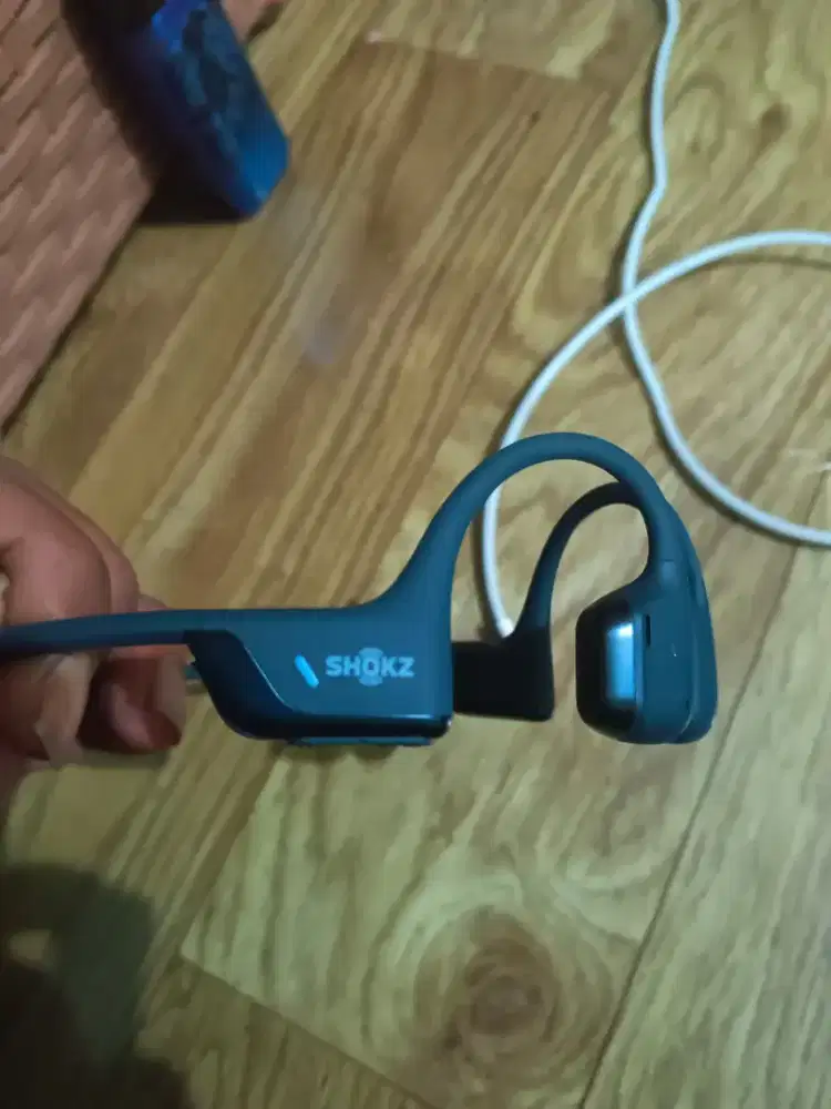 SHOKZ earphone runing