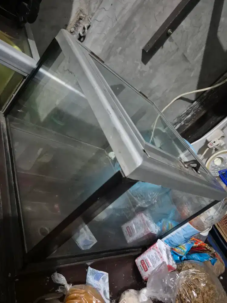 Etalase buah bahan alumunium kaca