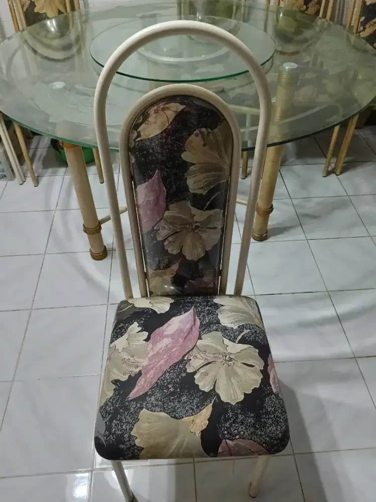 Kursi Besi Kuat