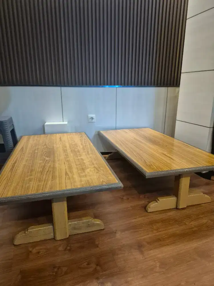 Meja kayu lesehan lapis HPL