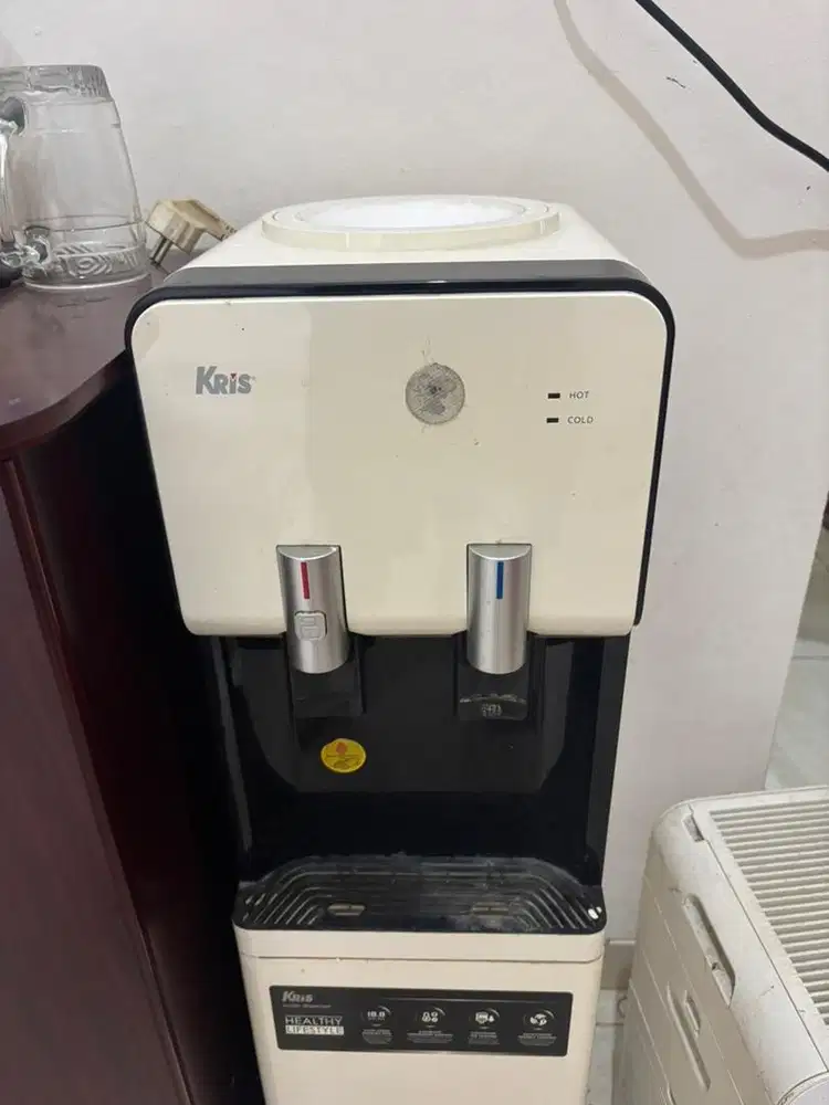 Jual dispenser & lemari kaca