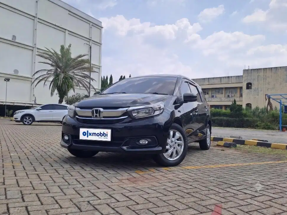 TDP 7, JT Honda Mobilio 1.5 E Bensin-AT Hitam 2017