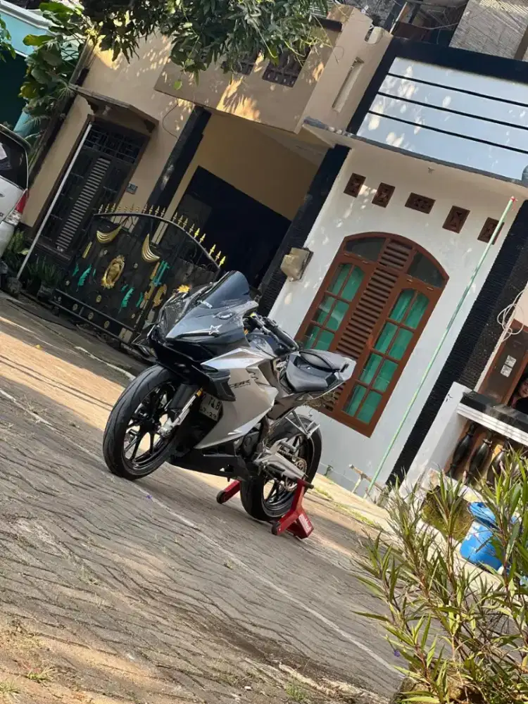 DIJUAL CEPAT CBR150R