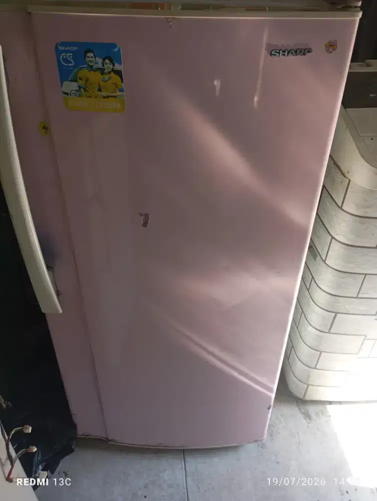 Kulkas merk Sharp siap pakai