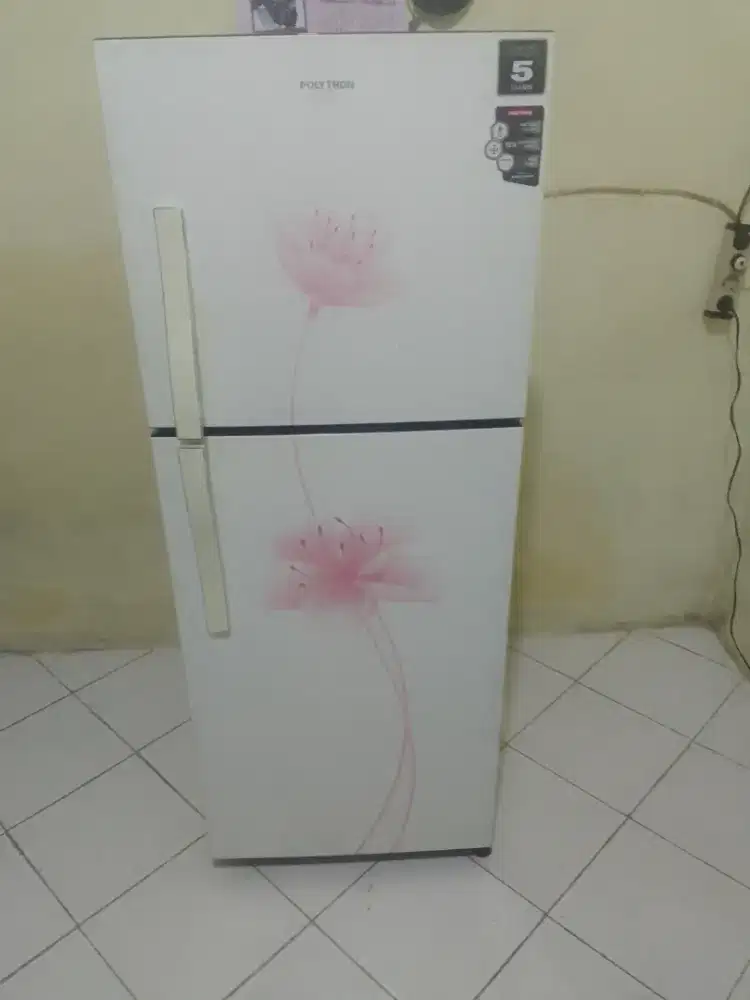 Kulkas 2 pintu Polytron di jamin siap pakai