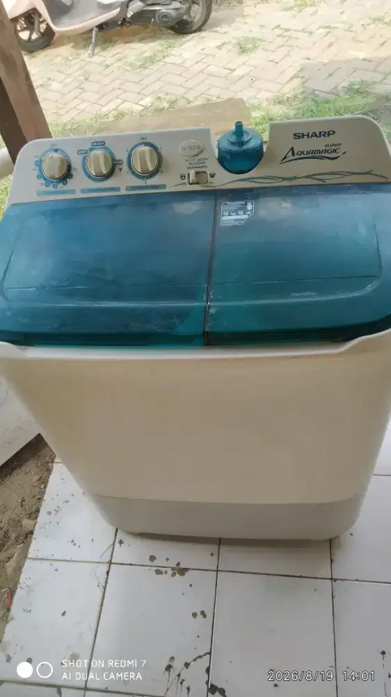 mesin cuci 2 tabung merek Sharp
