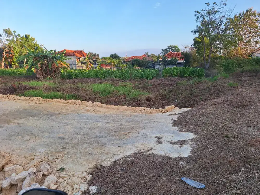 Dijual Tanah Pekarangan di Lawangan Daya