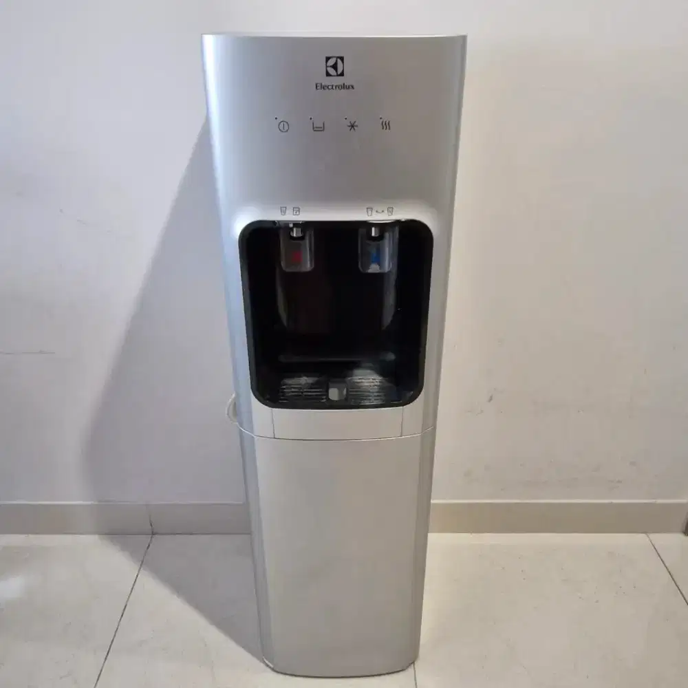 Water Dispenser Panas & Dingin Electrolux Bottom Loading EQBXF00BXSI