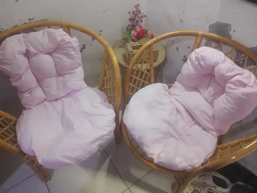 bangku rotan + bisa pink 1 set