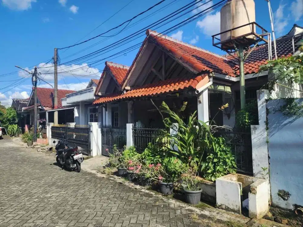 Dijual Rumah SemiFurnished Di Taman Kedaung Ciputat