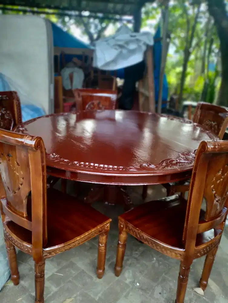 meja makan jati Jepara asli, siap pakai sudah diplitur