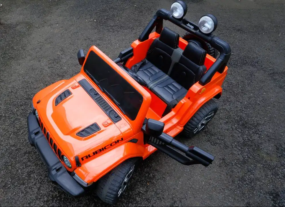 Mobil Aki JEEP RUBICON License Mulus Normal Orange