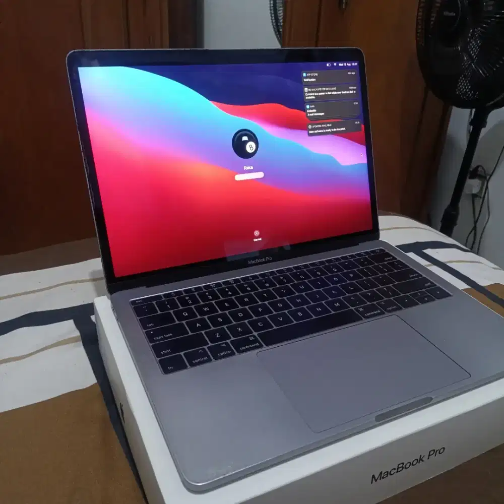 Macbook Pro Retina 2017 8/256 GB ORIGINAL