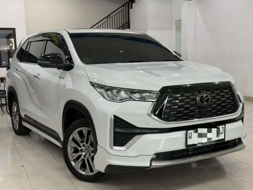Toyota Innova Zenix Q Hybrid Modellista 2024 Putih KM Low