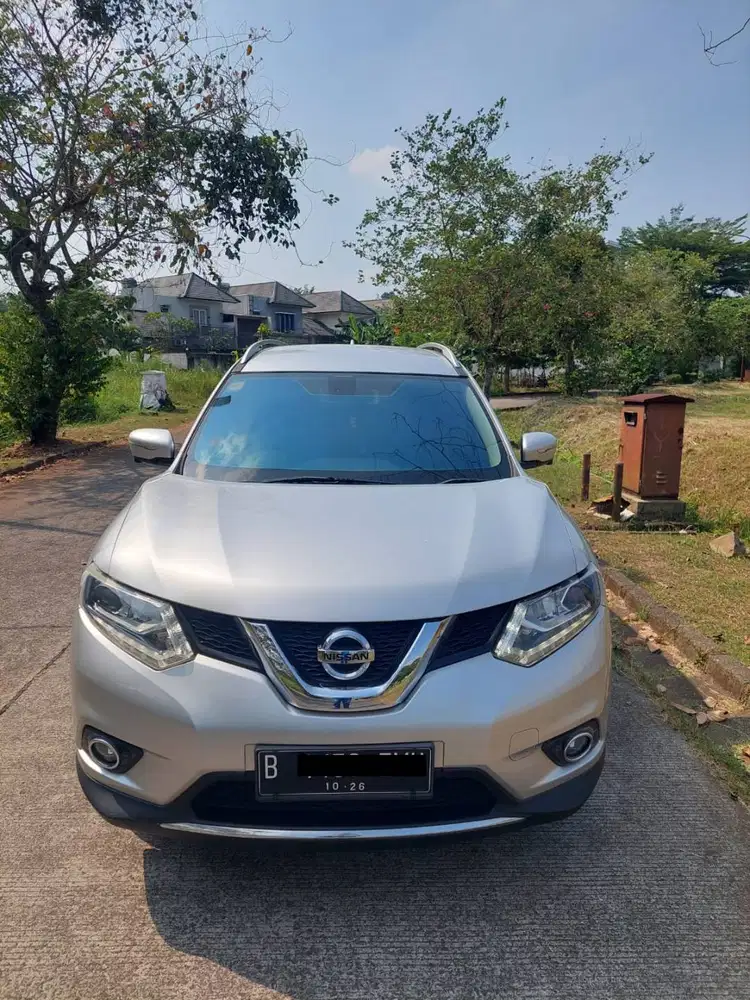 JUAL CEPAT NISSAN XTRAIL T32 2015 2.5 SILVER MULUS TERAWAT
