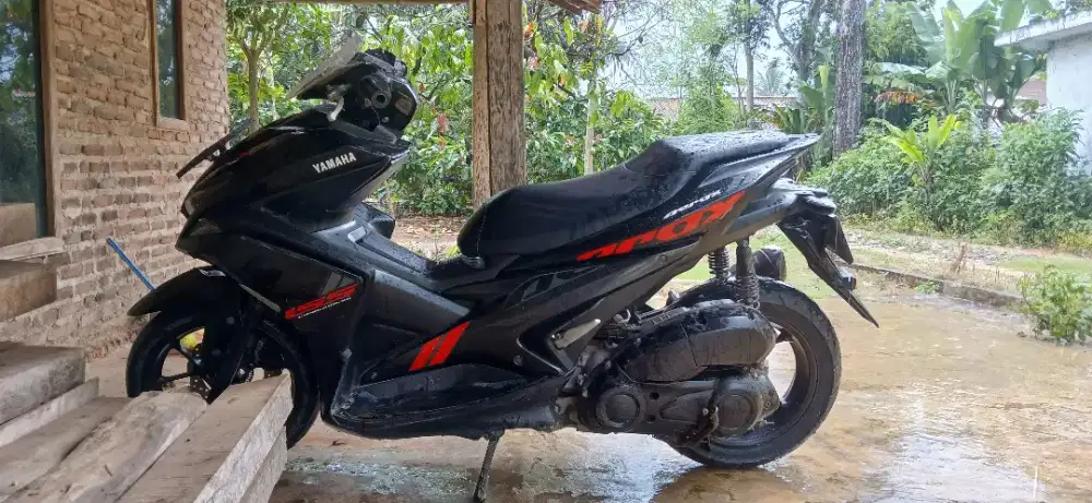 Dijual motor Yamaha Aerox old 155 kondisi standar pabrik