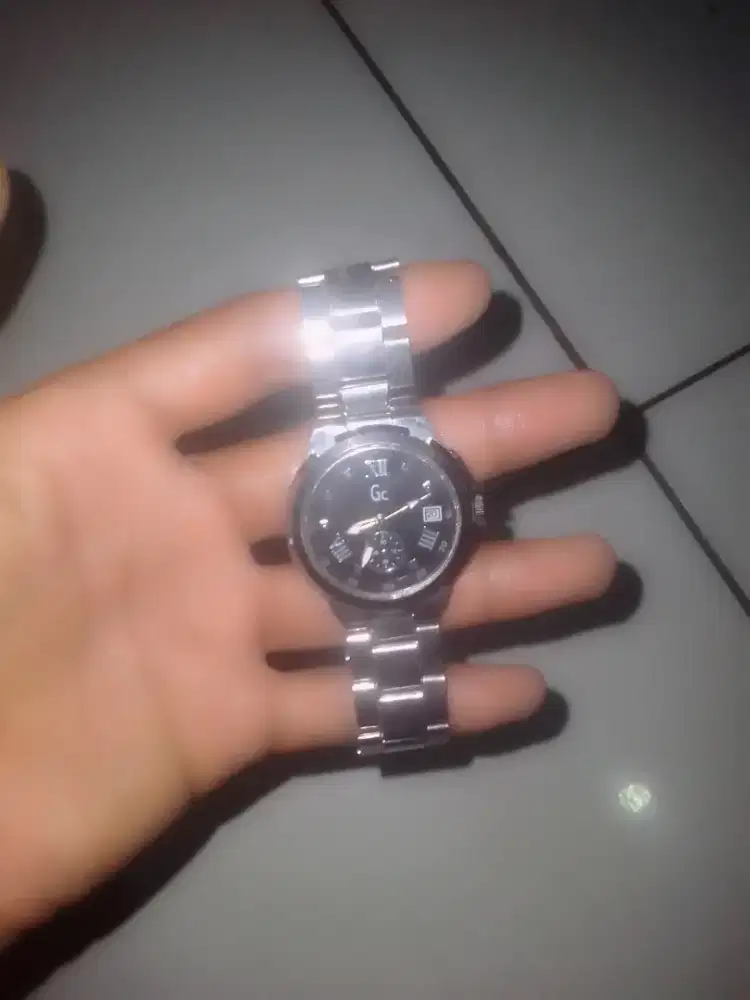 jam tangan GUESS COLLECTION