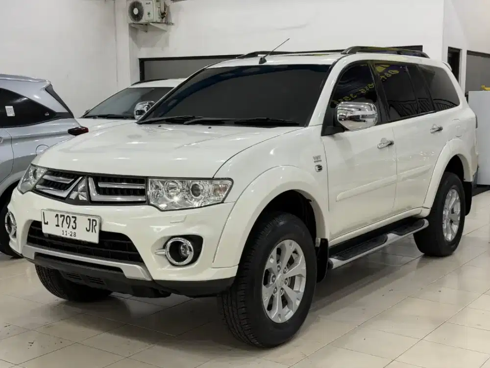 Mitsubishi Pajero Dakar 2013 Matic Putih Sangat Terawat