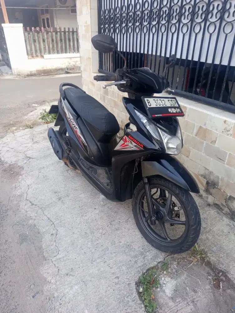 Di jual honda beat fi 2015