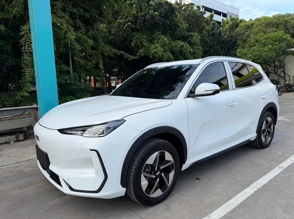 MOBIL GEELY EX5 MAX