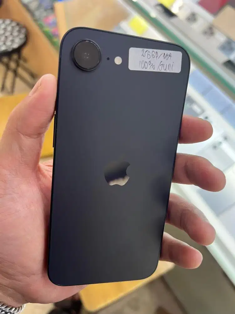 Iphone 16e ibox 256 bh 100 garansi juni 2027