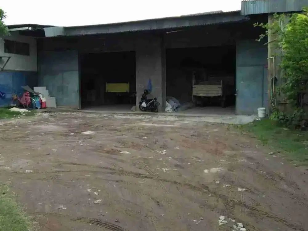 Disewakan Gudang Bahan Bangunan Raya Rungkut Industri Kidul. Nol Jalan Raya