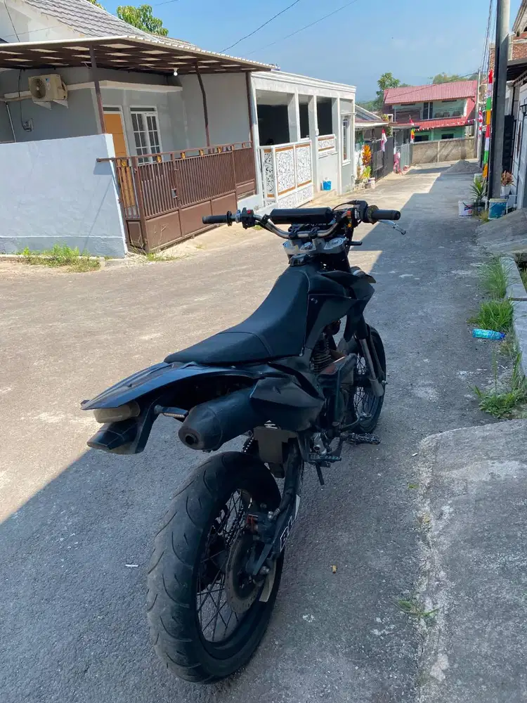 Di Jual Viar Trail Tahun 2021 Plat Z Garut 150 CC WA (081546931826