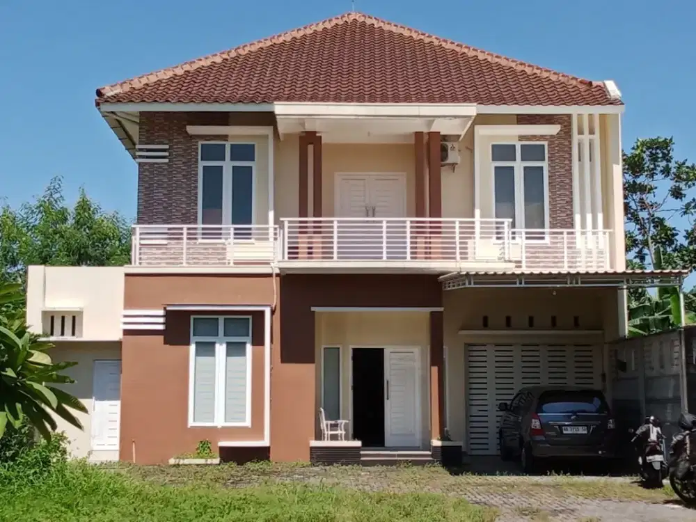 Dijual Rumah Megah Siap Huni Jogja Tinggal Bawa Koper Halaman Super Luas