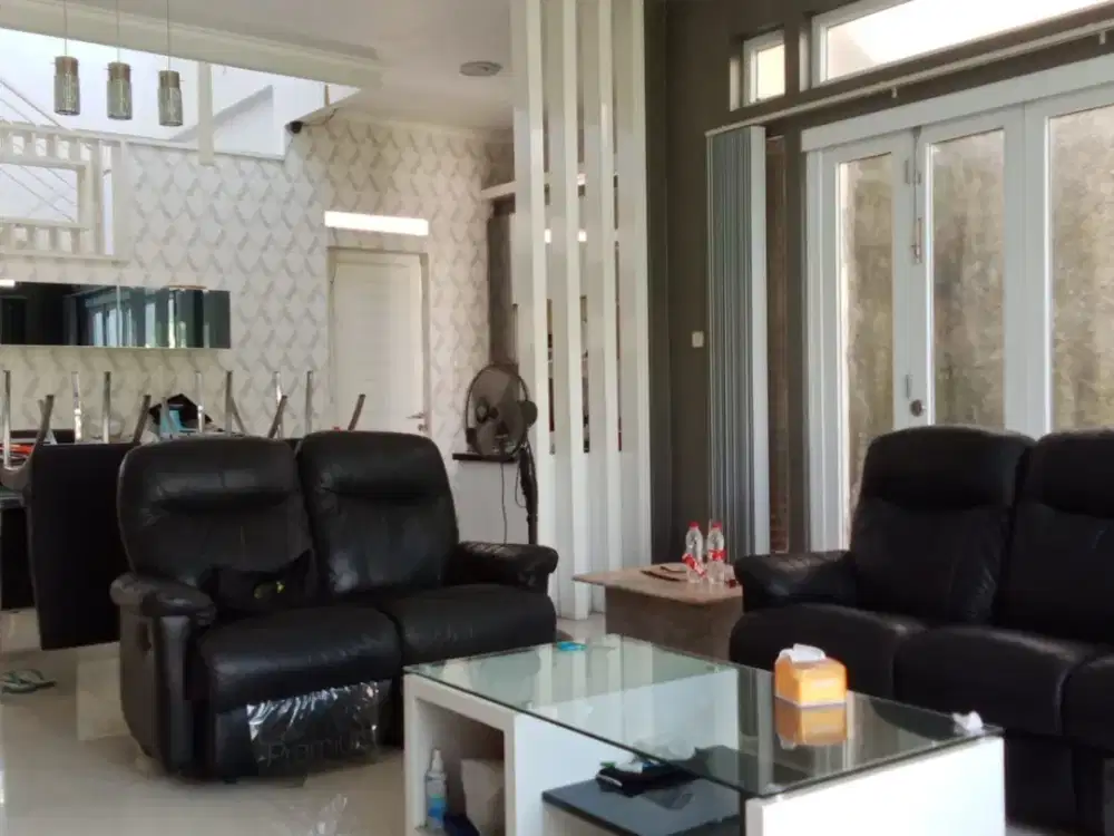 Dijual Rumah Mewah Jogja Dekat Tugu LT 697m² Siap Huni Halaman Luas