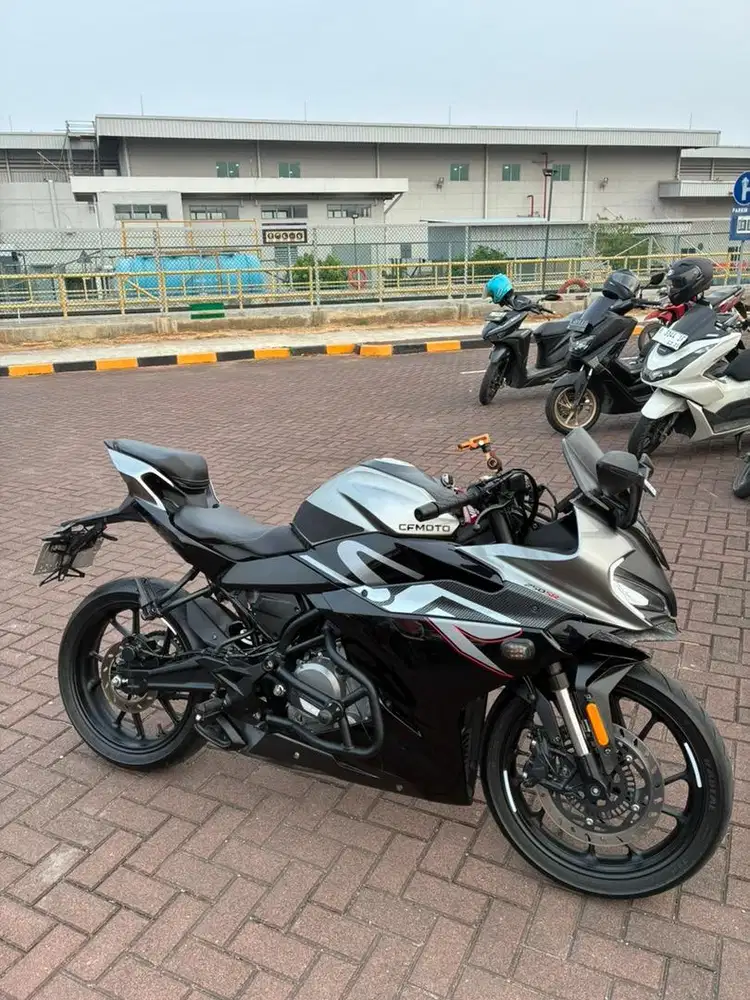 CFMOTO 250SR Black 2024