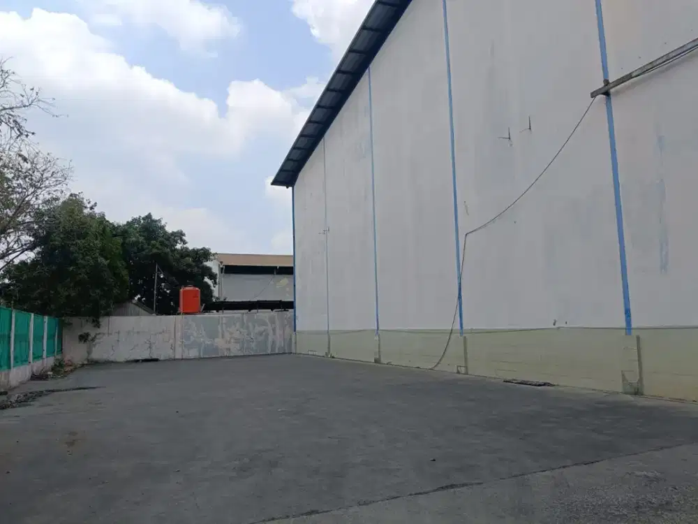 Gudang rapih siap pakai di Marunda Center