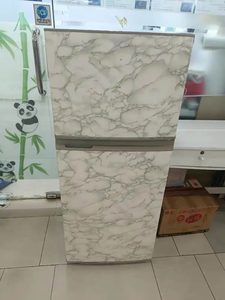 Dijual kulkas 2 pintu