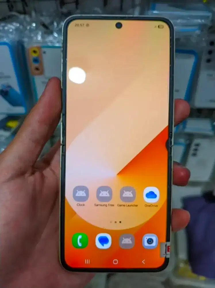 Seken Second Samsung Z Flip 6 minus