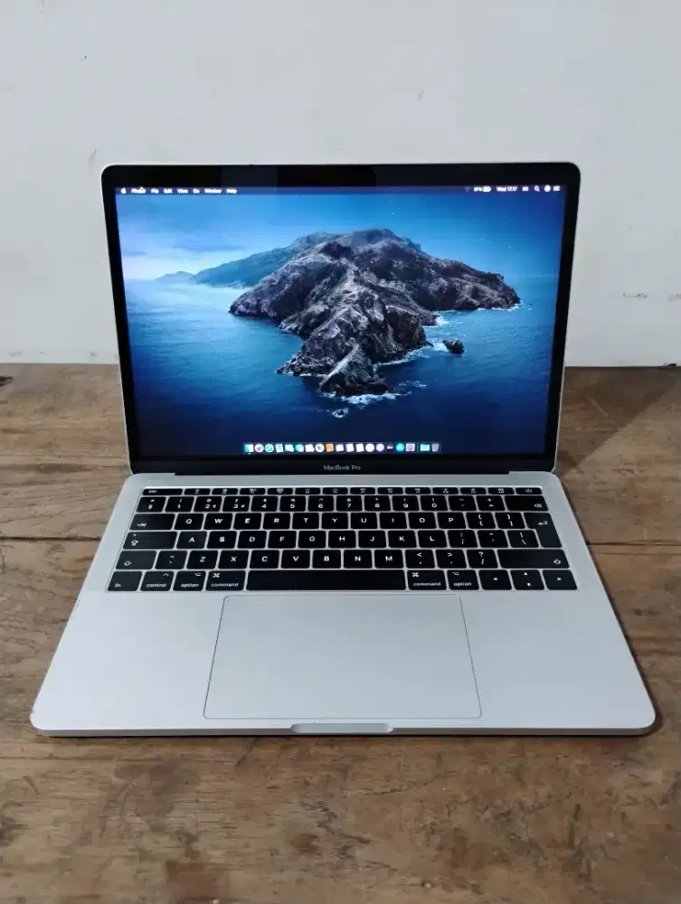 Macbook Pro 13 Inch 2017 i5 16gb/256gb