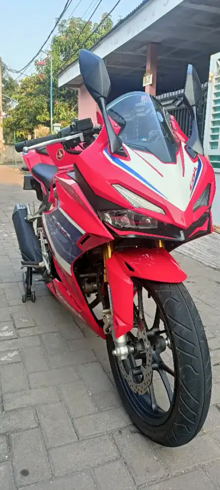 Honda CBR 150R 2023 Livery Tricolor (low kilometer istimewa)