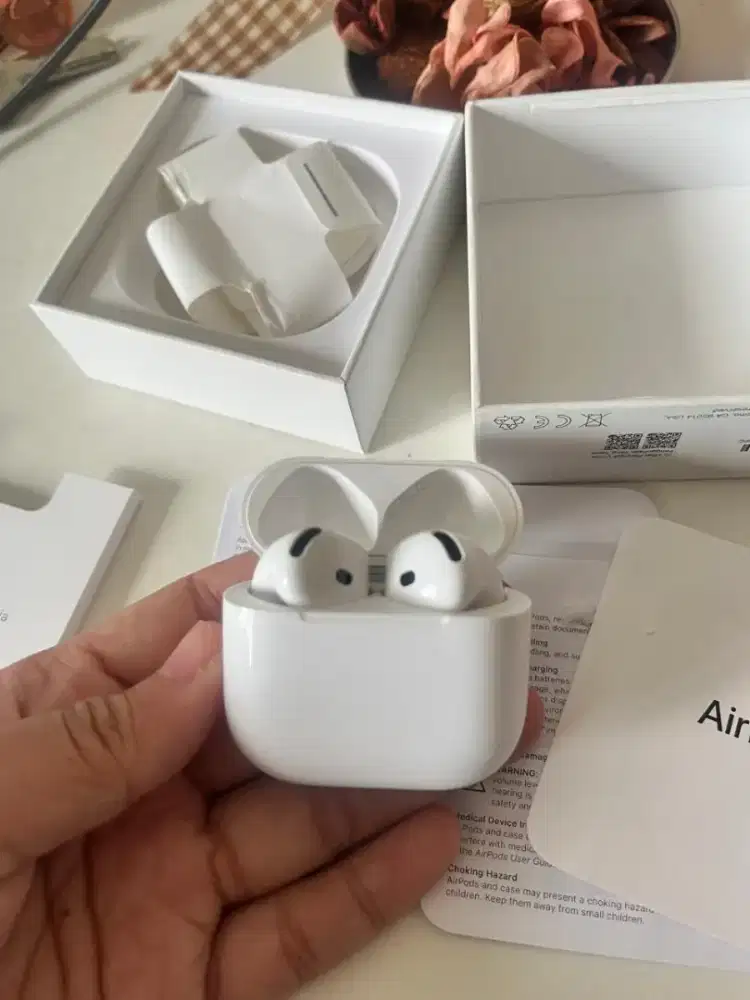 Airpods 4 pemakaian cewek