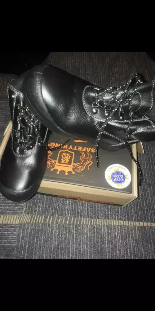 Sepatu safety kings ukuran 40
