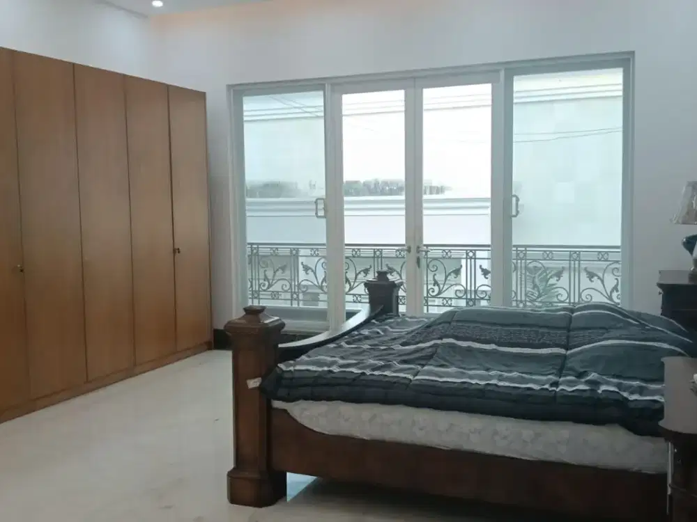 Dijual rumah mewah di cluster eksklusif Bukit Gading Villa - Kelapa Gading