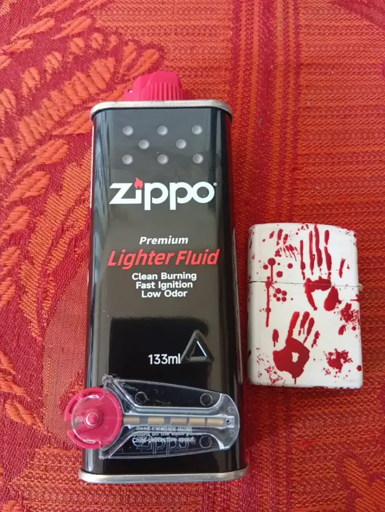 Zippo Bloody Hand lengkap
