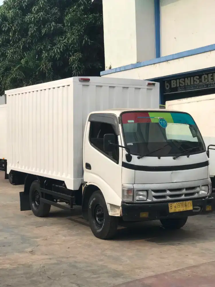 Toyota Dyna 110st engkel std box 2008
