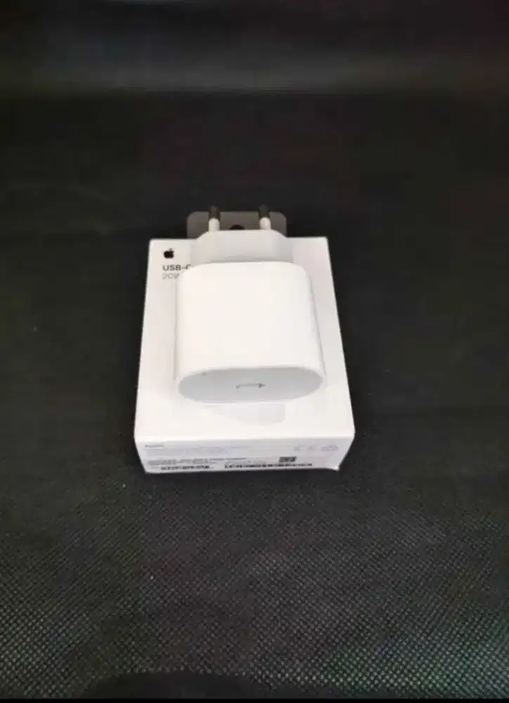 Adaptor original. Apple 20 watt